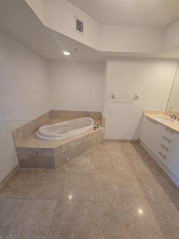 14951 Royal Oaks Ln 2502, North Miami, FL 33181