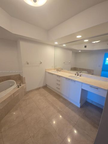 14951 Royal Oaks Ln 2502, North Miami, FL 33181