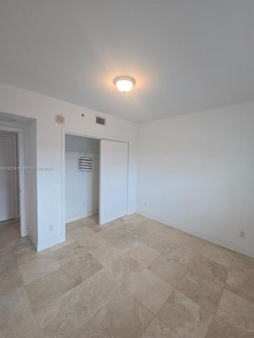 14951 Royal Oaks Ln 2502, North Miami, FL 33181