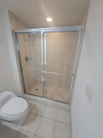 14951 Royal Oaks Ln 2502, North Miami, FL 33181