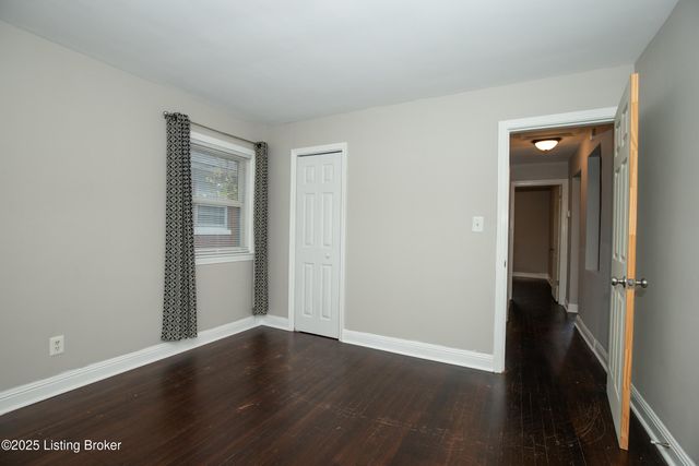 3536 Mayo Dr, Louisville, KY 40218