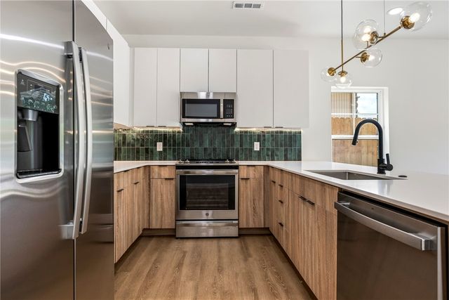 947 SE 10th Street, Bentonville, AR 72712