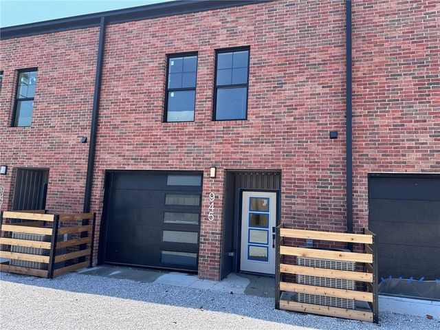 947 SE 10th Street, Bentonville, AR 72712