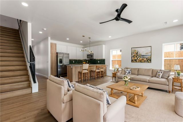 947 SE 10th Street, Bentonville, AR 72712