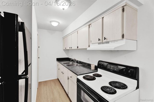 7215 Lathers Street 7223-22, Westland, MI 48185