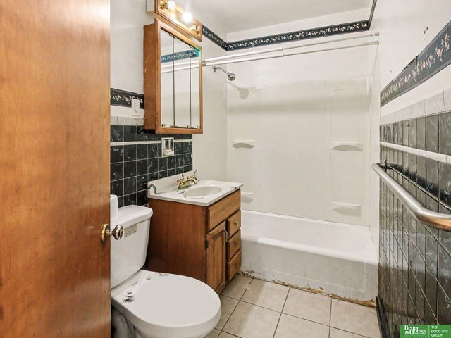 5306 N 47th Street, Omaha, NE 68104