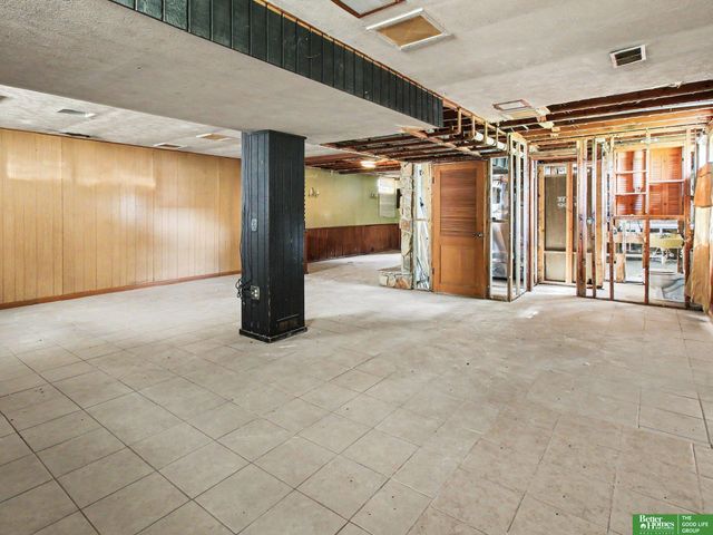 5306 N 47th Street, Omaha, NE 68104