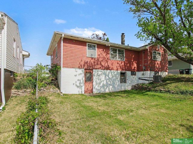 5306 N 47th Street, Omaha, NE 68104