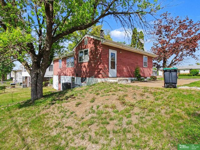 5306 N 47th Street, Omaha, NE 68104