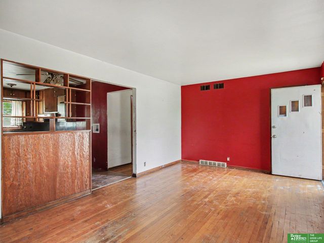 5306 N 47th Street, Omaha, NE 68104