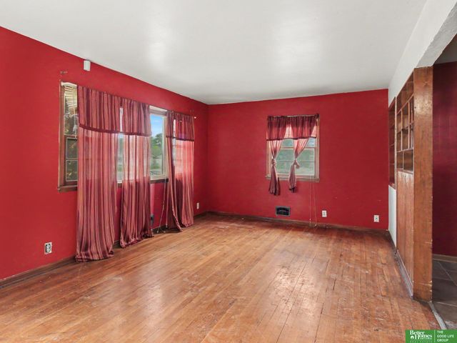 5306 N 47th Street, Omaha, NE 68104