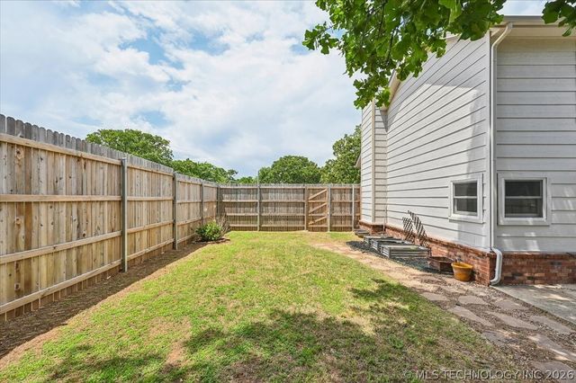 7301 W 36th Street, Tulsa, OK 74107