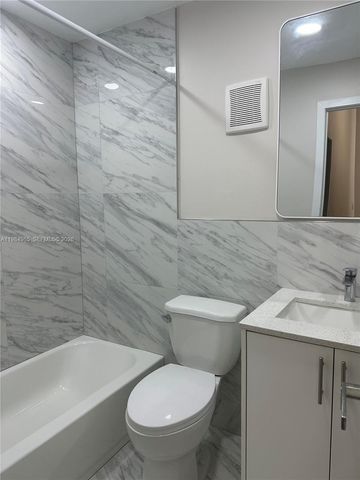 6708 NW 188th Ter, Hialeah, FL 33015