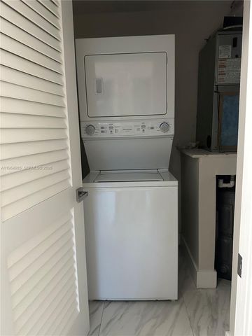 6708 NW 188th Ter, Hialeah, FL 33015