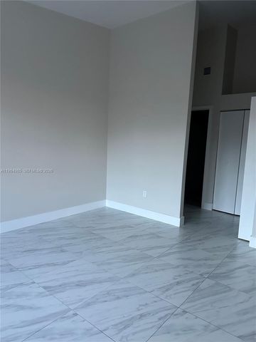 6708 NW 188th Ter, Hialeah, FL 33015