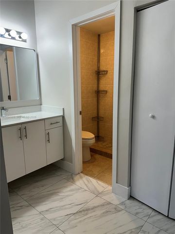 6708 NW 188th Ter, Hialeah, FL 33015