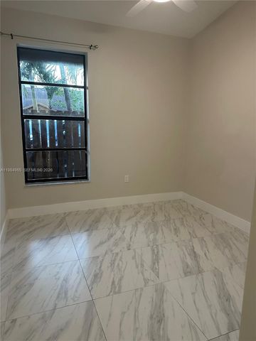 6708 NW 188th Ter, Hialeah, FL 33015