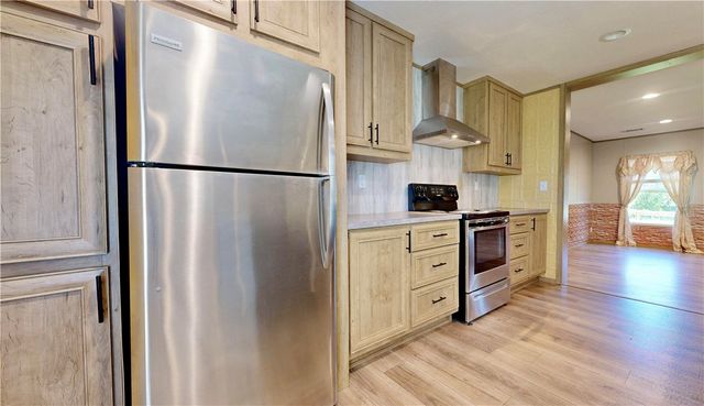 4003 Oxford Lane, Blackshear, GA 31516