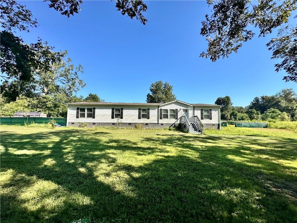 4003 Oxford Lane, Blackshear, GA 31516