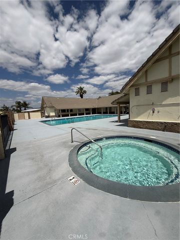 575 S Lyon Avenue 40, Hemet, CA 92543