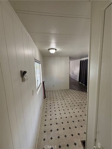 575 S Lyon Avenue 40, Hemet, CA 92543
