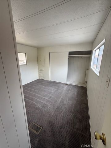 575 S Lyon Avenue 40, Hemet, CA 92543
