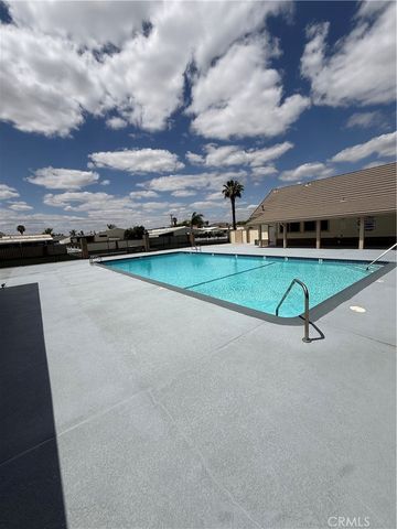 575 S Lyon Avenue 40, Hemet, CA 92543