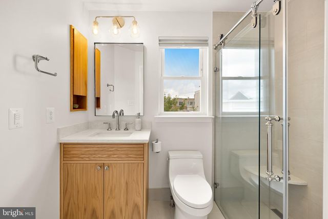 353 L ST SE, Washington, DC 20003