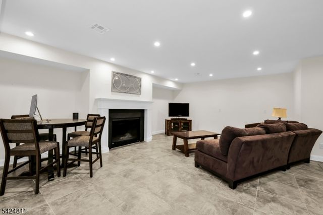 50 Union St, Cedar Grove Twp., NJ 07009