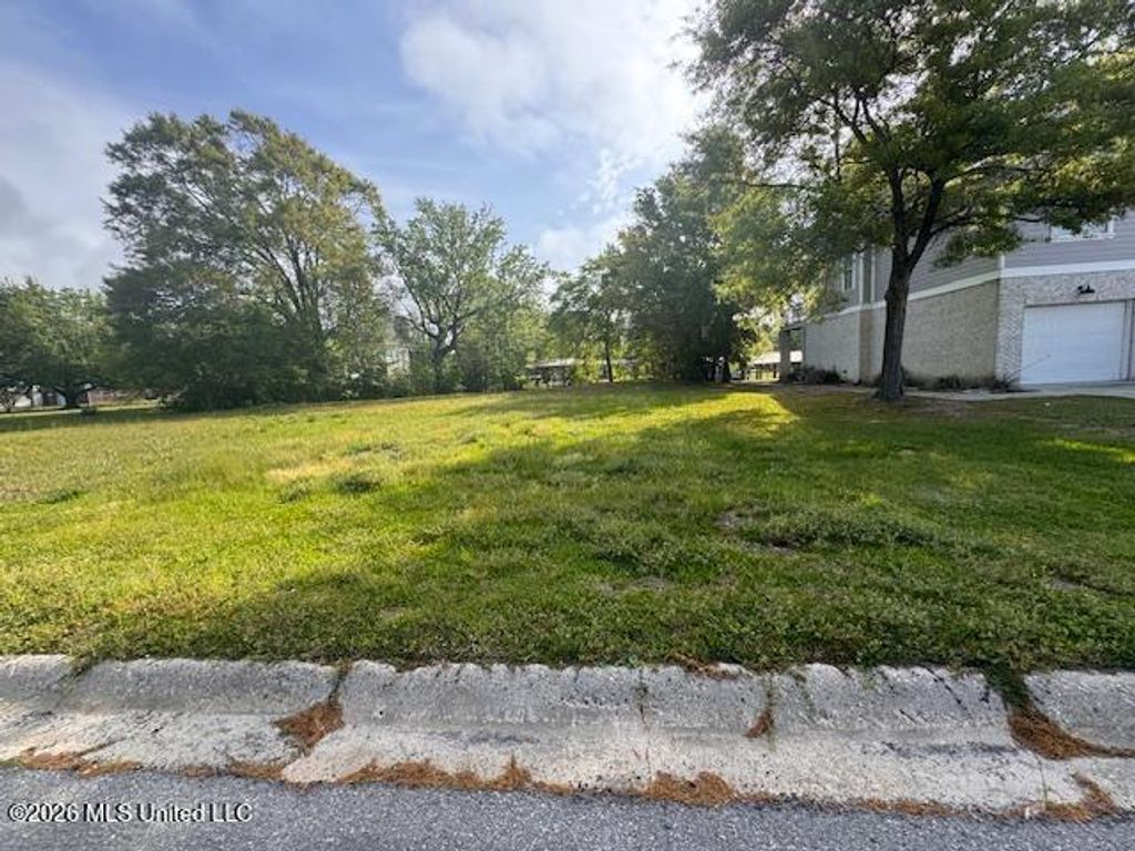 710 Enger Street, Pascagoula, MS 39581