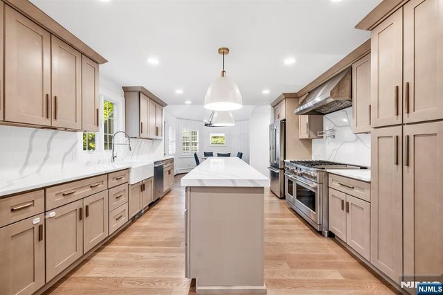 63 Park Avenue, Wyckoff, NJ 07481