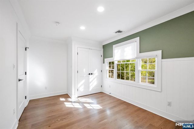 63 Park Avenue, Wyckoff, NJ 07481
