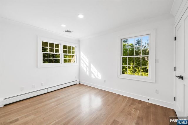 63 Park Avenue, Wyckoff, NJ 07481