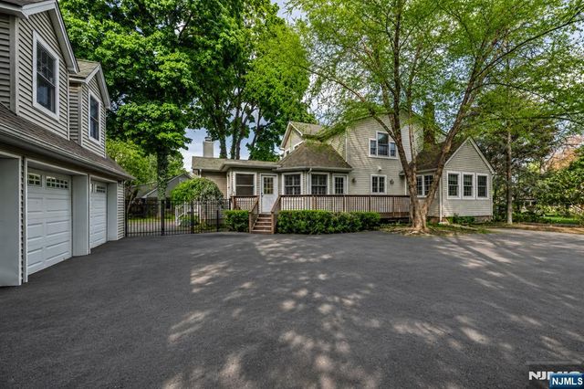 63 Park Avenue, Wyckoff, NJ 07481