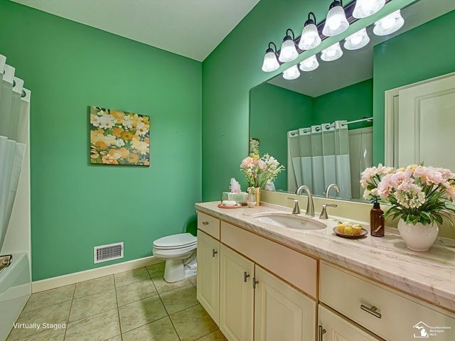 568 Rose Crest Boulevard, Frenchtown Twp, MI 48162