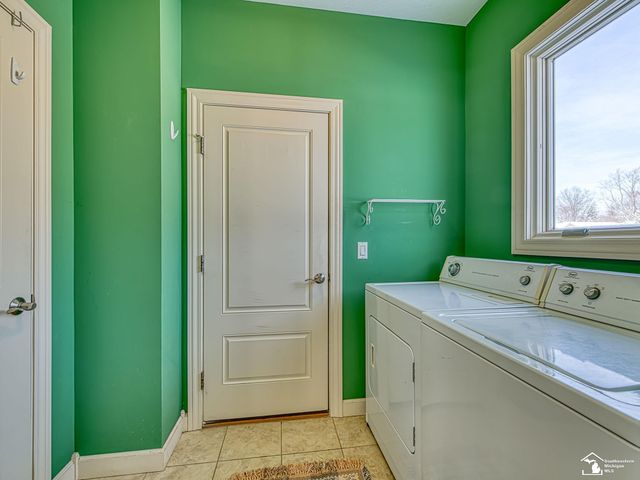 568 Rose Crest Boulevard, Frenchtown Twp, MI 48162