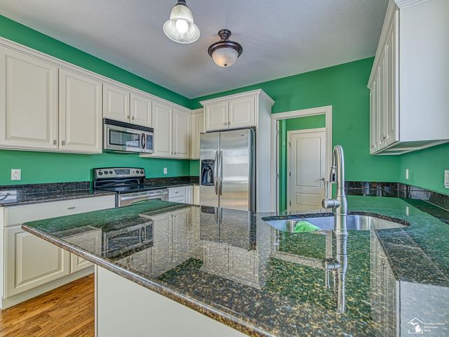 568 Rose Crest Boulevard, Frenchtown Twp, MI 48162