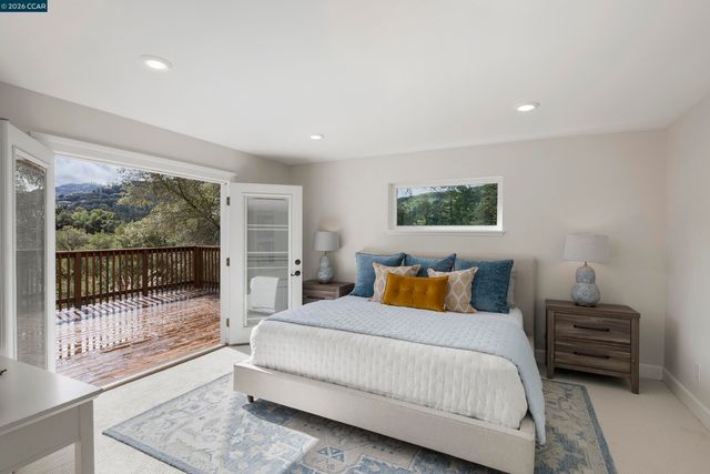 28 Southwood Dr, Orinda, CA 94563