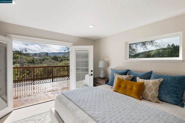 28 Southwood Dr, Orinda, CA 94563