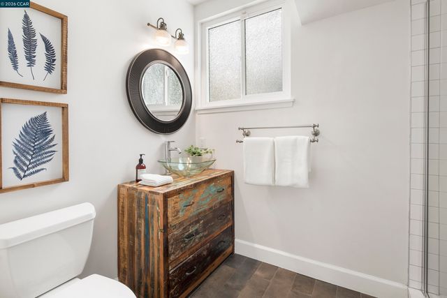 28 Southwood Dr, Orinda, CA 94563