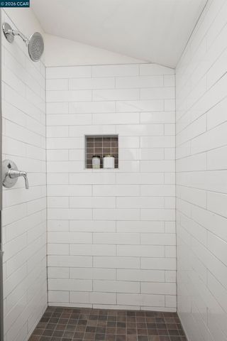 28 Southwood Dr, Orinda, CA 94563