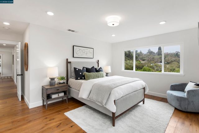 28 Southwood Dr, Orinda, CA 94563