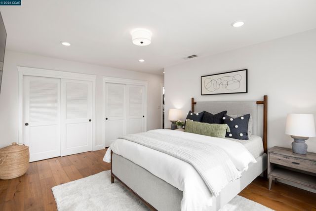 28 Southwood Dr, Orinda, CA 94563