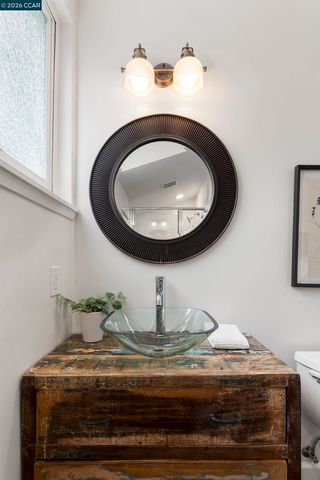 28 Southwood Dr, Orinda, CA 94563