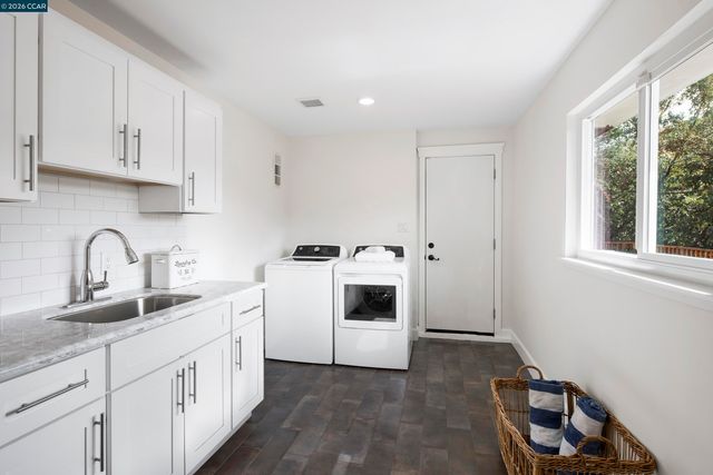 28 Southwood Dr, Orinda, CA 94563