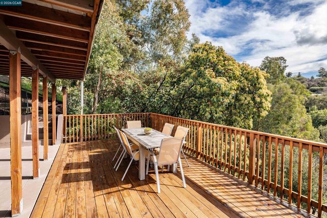 28 Southwood Dr, Orinda, CA 94563