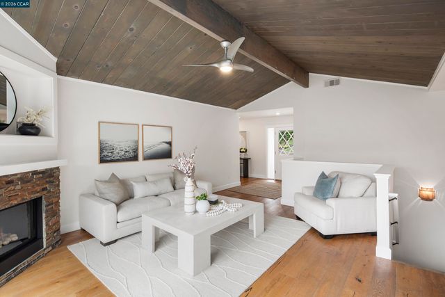 28 Southwood Dr, Orinda, CA 94563