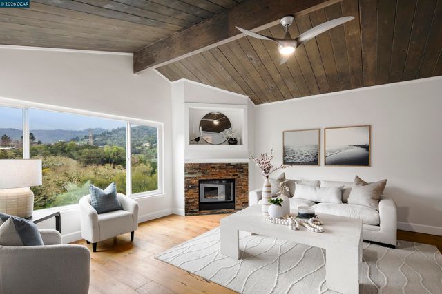 28 Southwood Dr, Orinda, CA 94563