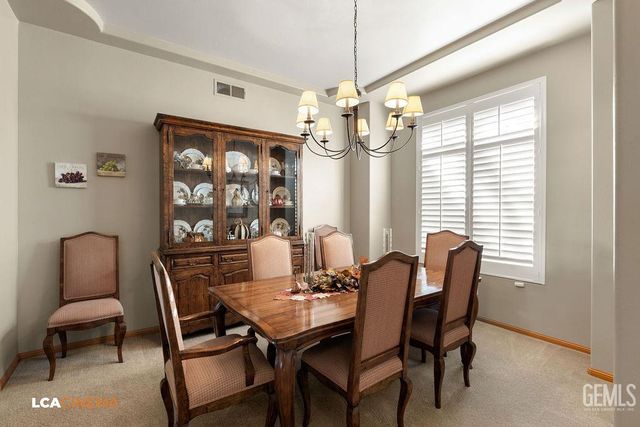 2512 Oak View Court, Bakersfield, CA 93311