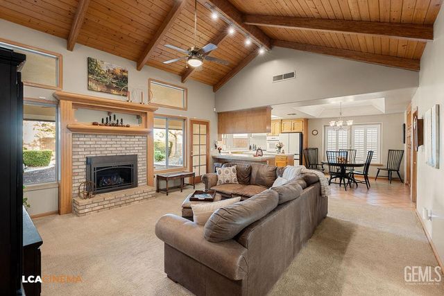 2512 Oak View Court, Bakersfield, CA 93311